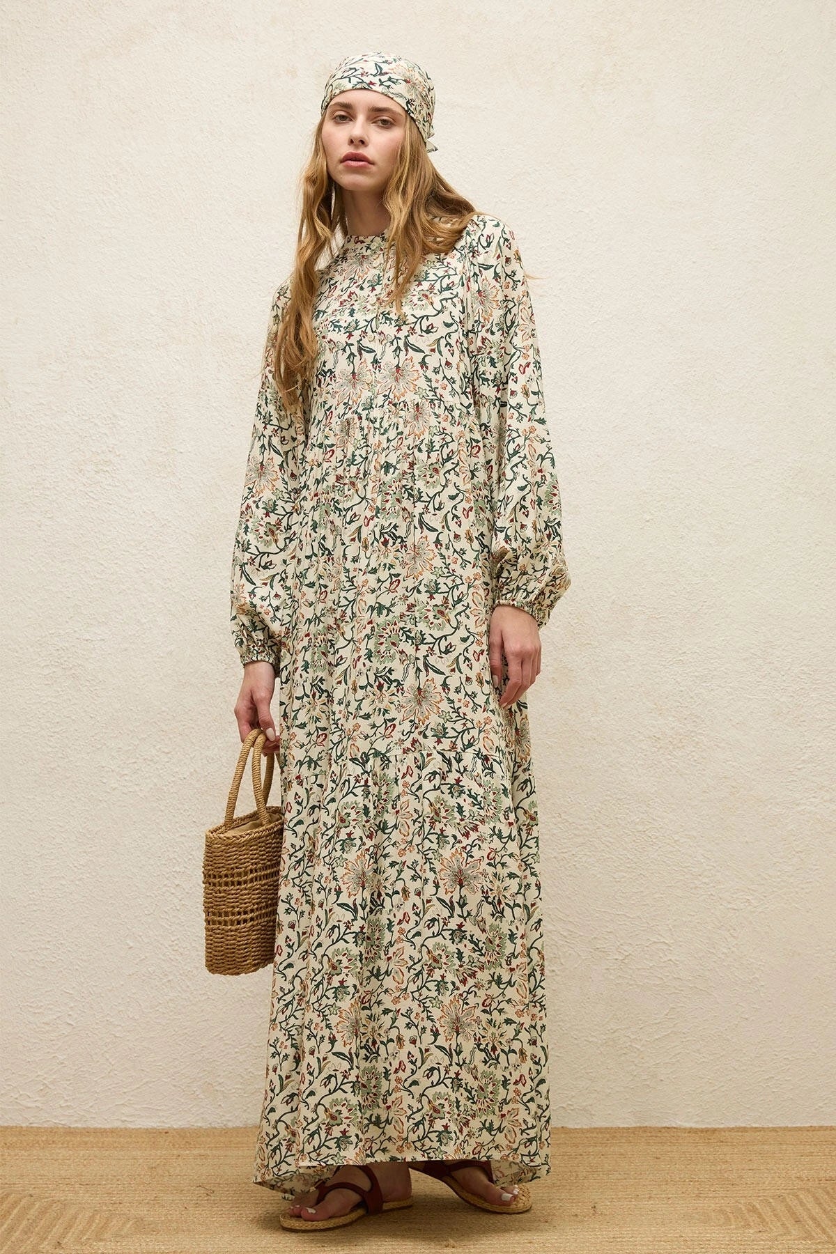 MANUKA-VISKOSEKLEID MIT BALLONÄRMELN IRA