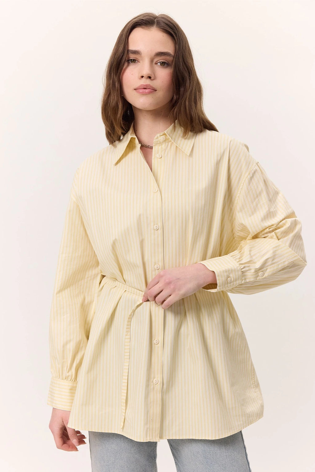 MANUKA - CHEMISE RAYÉE AVEC CEINTURE JAUNE