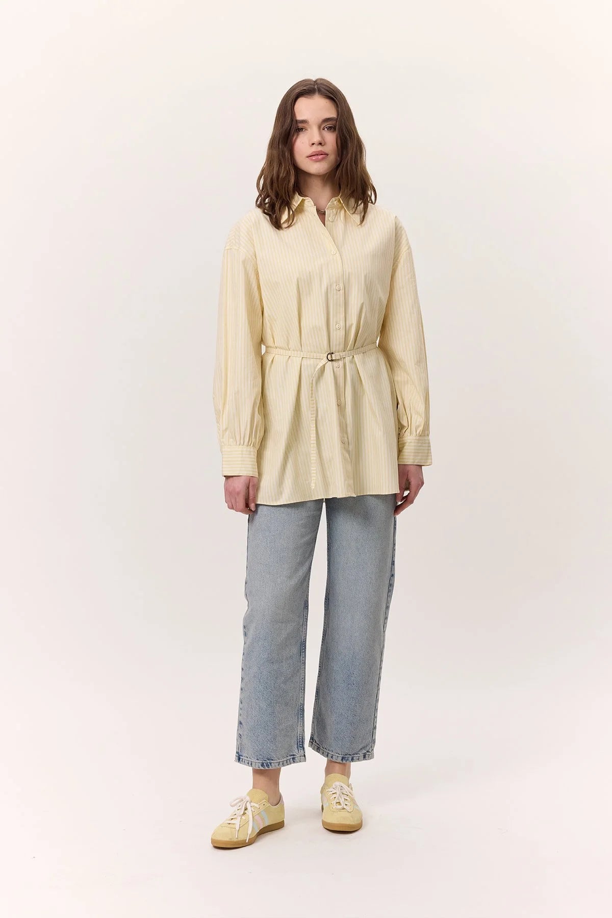 MANUKA – GESTREIFTE HEMDBLUSE MIT GÜRTEL – GELB