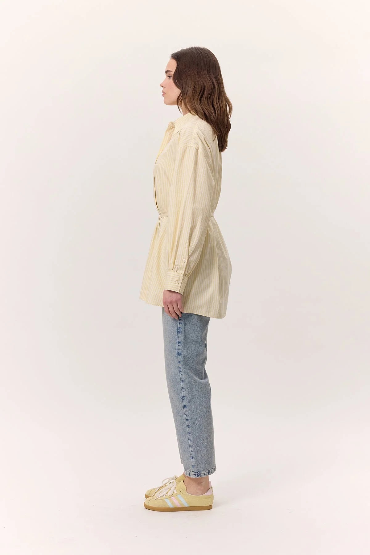 MANUKA – GESTREIFTE HEMDBLUSE MIT GÜRTEL – GELB