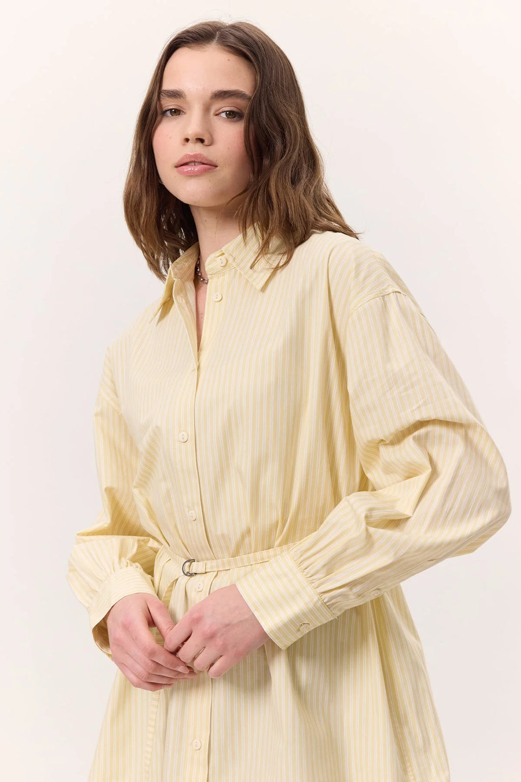 MANUKA - CHEMISE RAYÉE AVEC CEINTURE JAUNE
