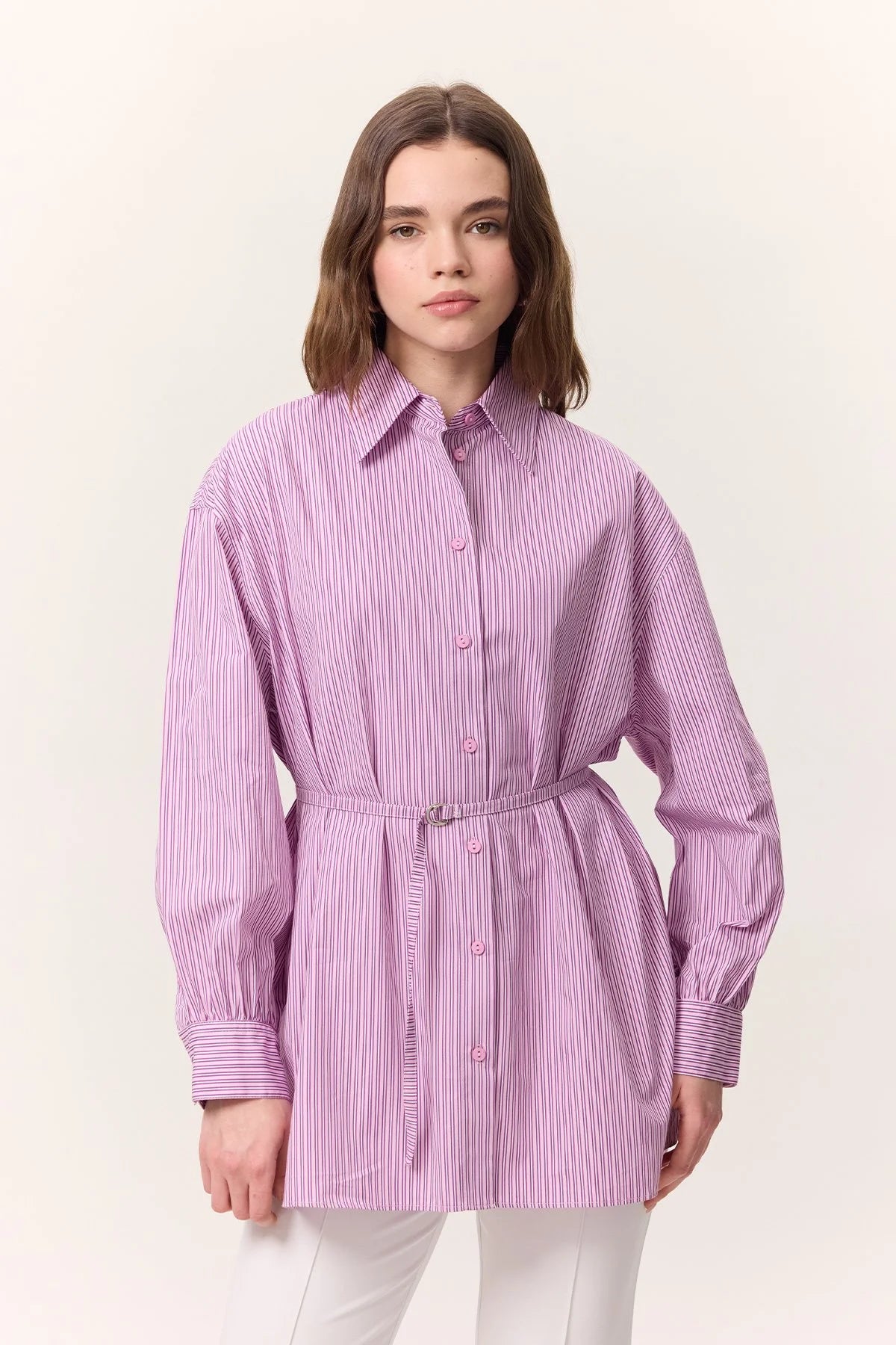 MANUKA – GESTREIFTE HEMDBLUSE MIT GÜRTEL – PINK