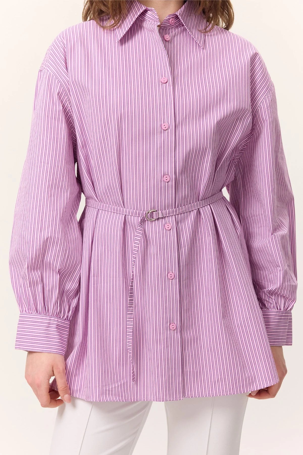 MANUKA – GESTREIFTE HEMDBLUSE MIT GÜRTEL – PINK