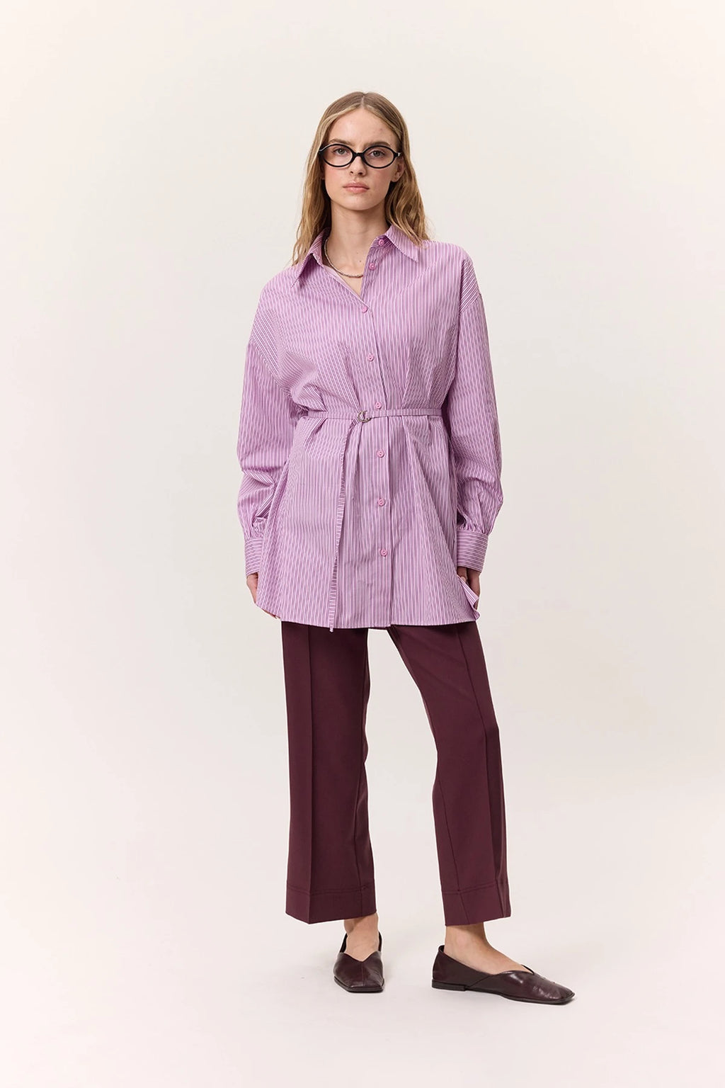 MANUKA – GESTREIFTE HEMDBLUSE MIT GÜRTEL – PINK