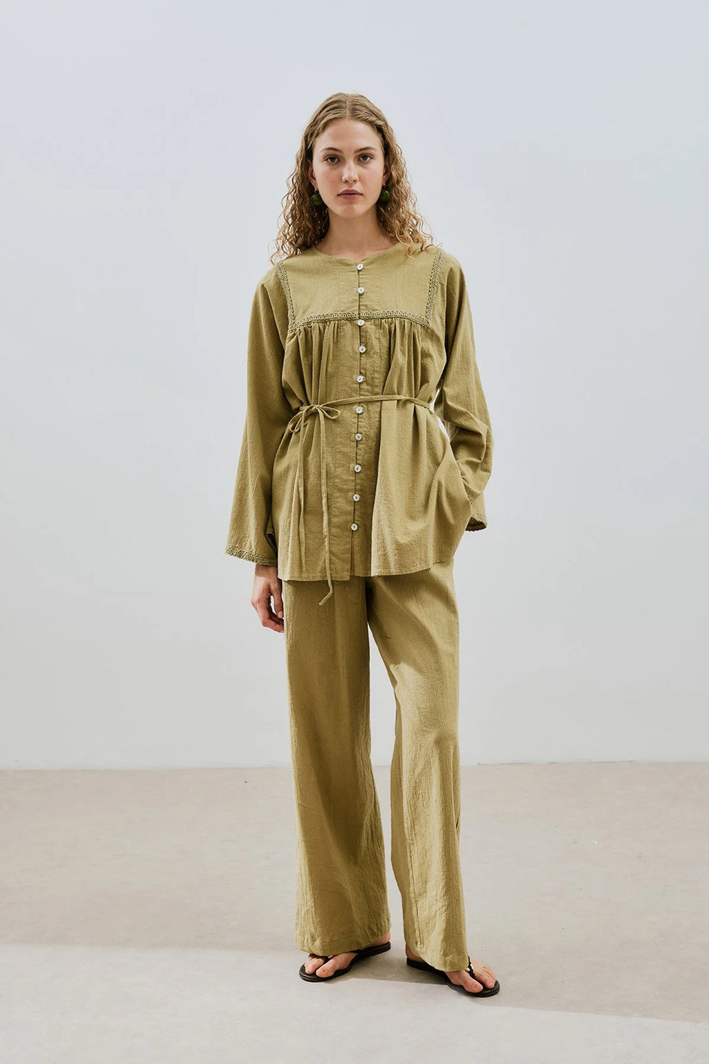 MANUKA - CHEMISE BRODÉE TEXTURÉE KAKI