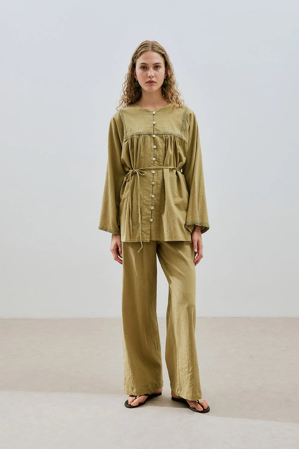 MANUKA - CHEMISE BRODÉE TEXTURÉE KAKI