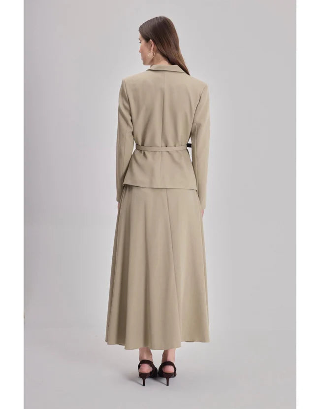 LINE Maren Kostüm mit Gürtel – Taupe