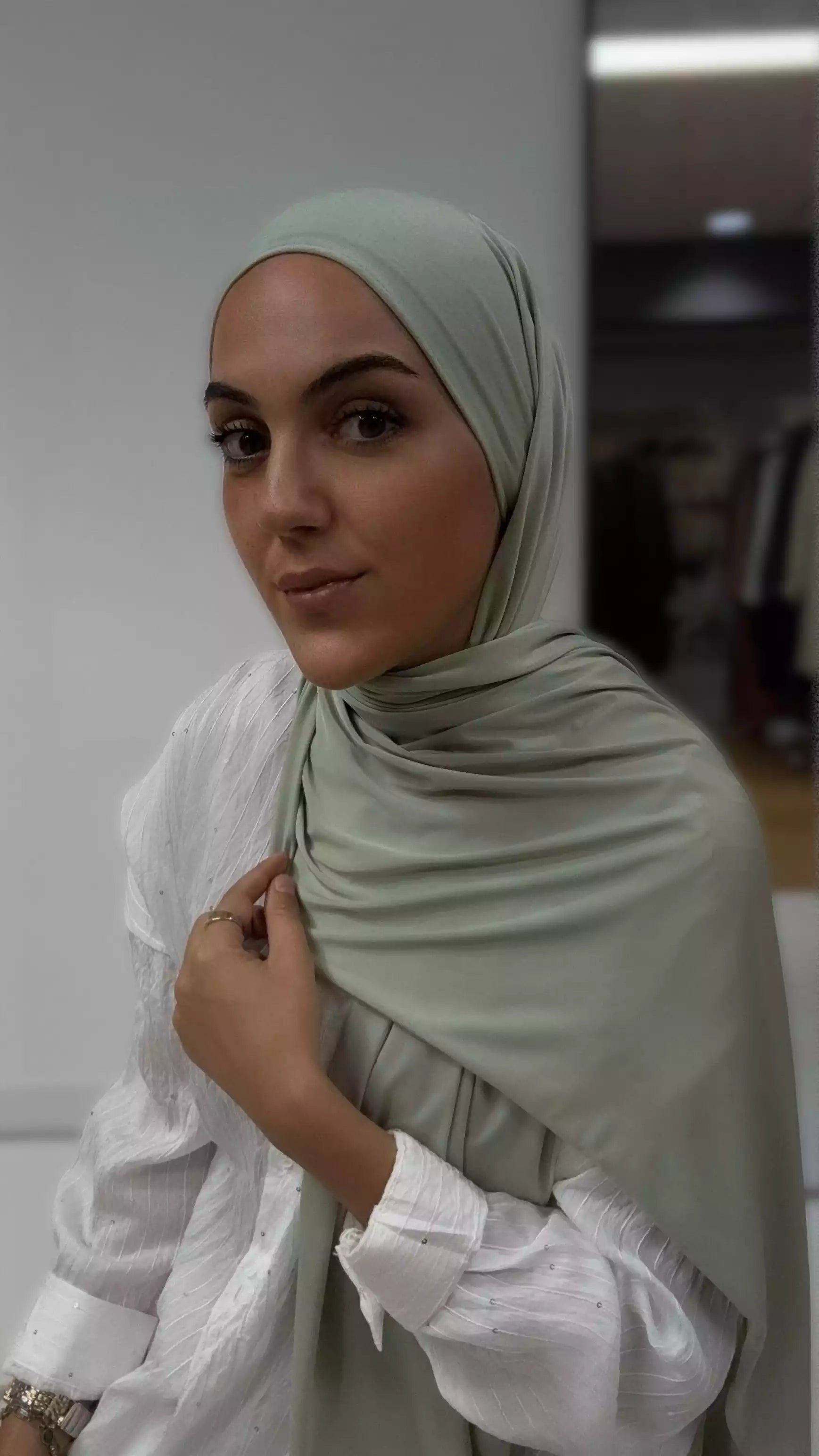 ESİNİSA – Premium Liquid Schal | Eleganz und Komfort den ganzen Tag-Olivgrün