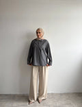MONCHE Gestreiftes Oversize-Hemd mit Pattentasche – Schwarz