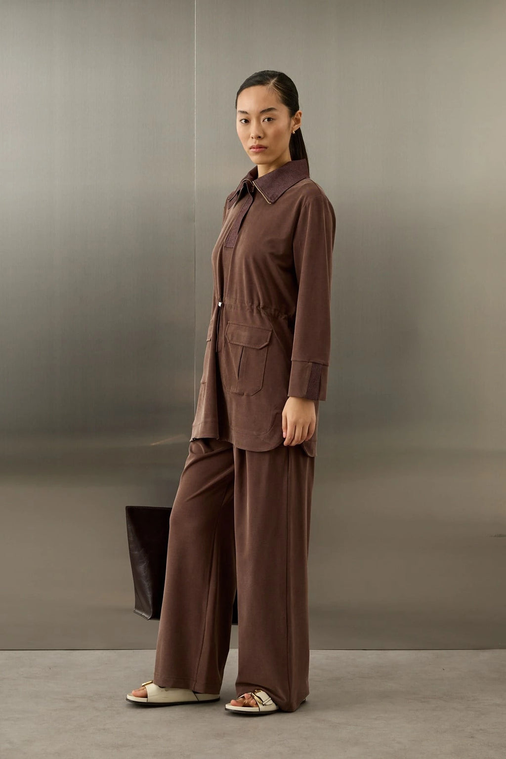 HILAY - Ensemble Yuki Kot Garnili Zippé avec Pantalon en Tencel MARRON
